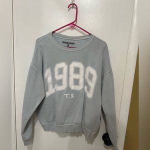 TS 1989 crew neck (sold out)